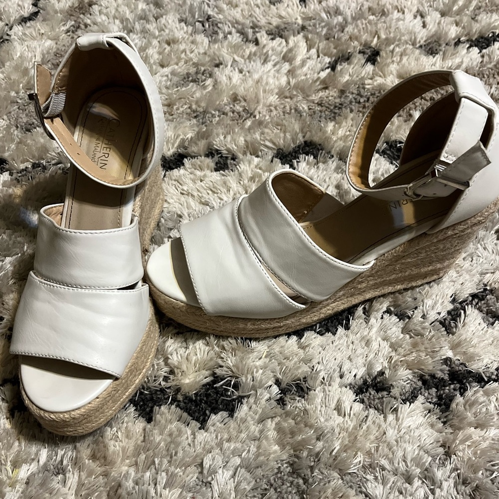 White wedges